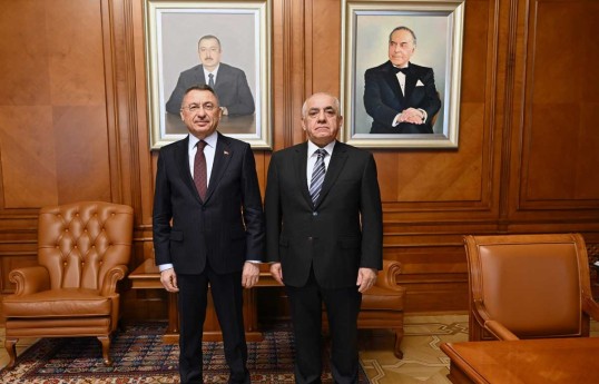 Əli Əsədov Fuat Oktayla görüşüb