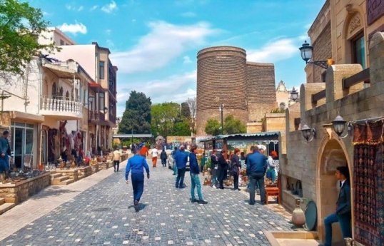 Ötən ay Azərbaycana gələn əcnəbilərin sayı 5%-dən çox artıb