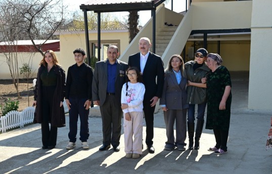 Prezident Xocavənd şəhərində görülmüş işlərlə tanış olub, sakinlərlə görüşüb - YENİLƏNİB 