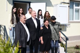 Prezident İlham Əliyev Xocavənd kəndində görülmüş işlərlə tanış olub - YENİLƏNİB 