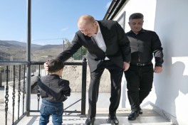 Prezident İlham Əliyev Xocalının Xanabad kəndində görülmüş işlərlə tanış olub   - FOTO  - YENİLƏNİB 