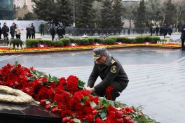 Səfərbərlik Xidmətinin rəhbərliyi Xocalı soyqırımı abidəsini ziyarət edib