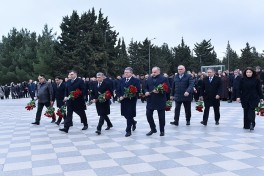 Sumqayıtda Xocalı soyqırımı qurbanlarının xatirəsi anılıb - FOTO 
