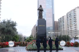 Xocalı soyqırımı qurbanlarının xatirəsi 1 dəqiqəlik sükutla yad edilib - FOTO 
