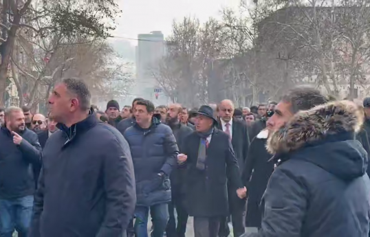 İrəvanda Paşinyanın rəhbərliyi ilə II Qareginə qarşı kütləvi yürüş keçirilir