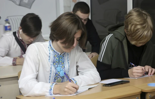 Ukraynada özəl məktəblərdə rus dilində tədris qadağan edilə bilər