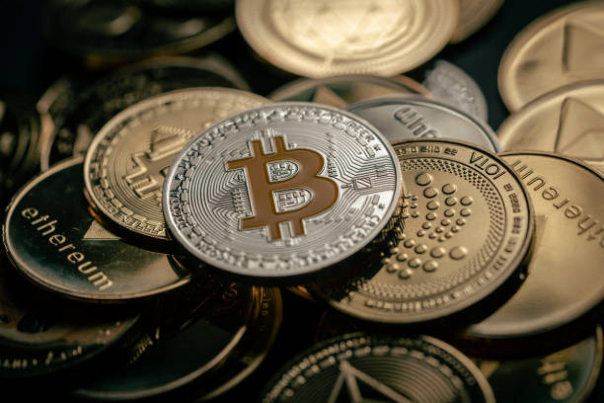 Kriptobirjada son durum: Bitcoin ucuzlaşmaqda davam edib