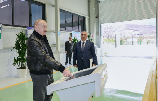 Prezident İlham Əliyev və “AzərEnerji” ASC-nin İdarə Heyətinin sədri Baba Rzayev