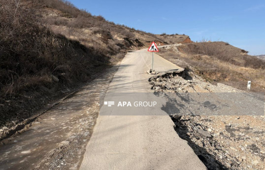 ​​​​​​​Şamaxı–Qonaqkənd avtomobil yolunda torpaq sürüşməsi olub - FOTO 
