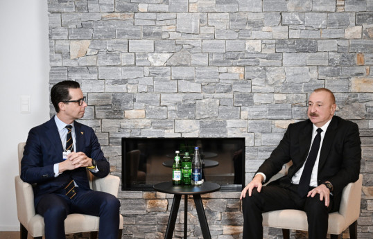 Prezident İlham Əliyev Davosda “Carlsberg Group” şirkətinin Baş icraçı direktoru ilə görüşüb