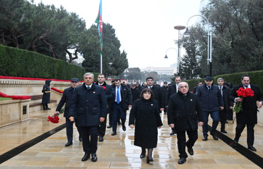 Dövlət və hökumət rəsmiləri Şəhidlər xiyabanını ziyarət edib - FOTO 