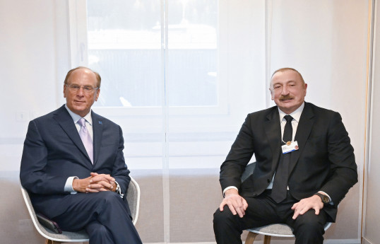 Prezident Davosda “BlackRock” və “Global Infrastructure Partners” şirkətlərinin rəhbərlikləri ilə görüşüb