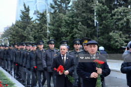 Dövlət və hökumət rəsmiləri Şəhidlər xiyabanını ziyarət edib - FOTO 
