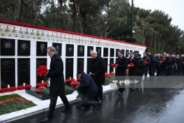 Dövlət və hökumət rəsmiləri Şəhidlər xiyabanını ziyarət edib - FOTO 