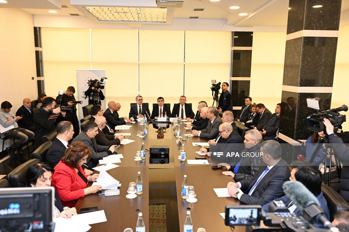 Dezinformasiya mövzusunda ictimai müzakirə keçirilib - FOTO 