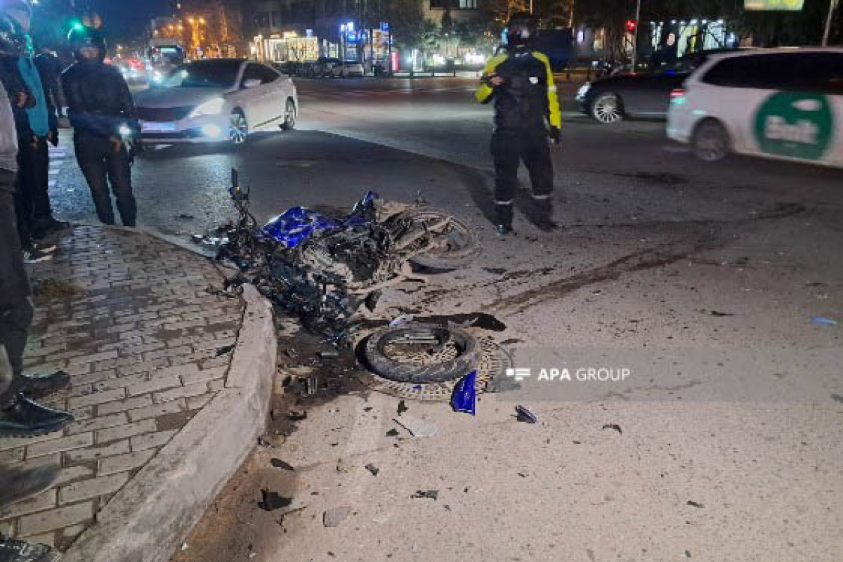 Bakıda motosikletlə avtomobil toqquşub, 1 nəfər ölüb - YENİLƏNİB-1  - VİDEO 