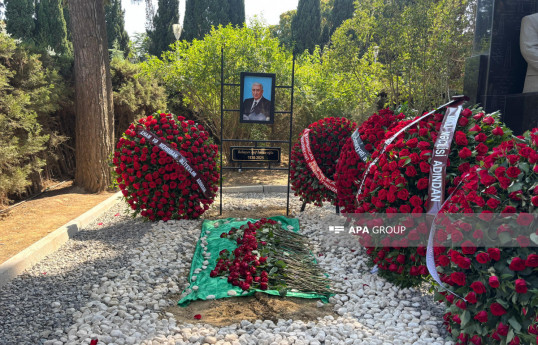 Xalq artisti Arif Babayevin qəbirüstü abidəsi hazırlanacaq