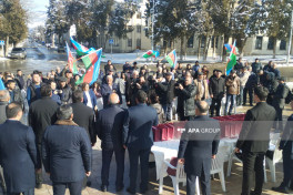 İlk köç karvanı Xankəndi şəhərinə çatıb, açarlar təqdim olunub- FOTO  - YENİLƏNİB-1  - VİDEO 