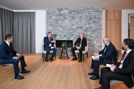 Prezident İlham Əliyev Davosda “Vitol” şirkətinin baş icraçı direktoru ilə görüşüb
