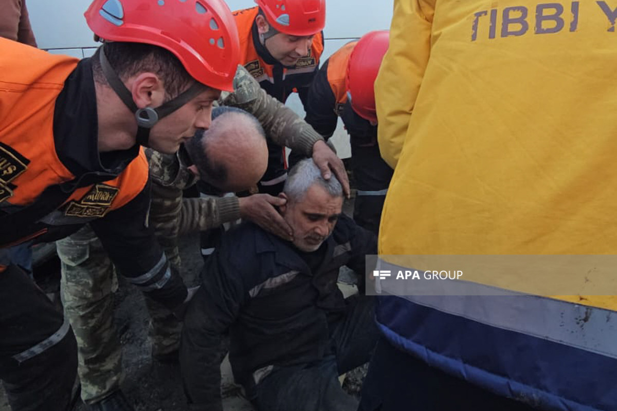 Lənkəranda təmir zamanı avtobusun altında qalan kişi xilas edilib - FOTO  - VİDEO 