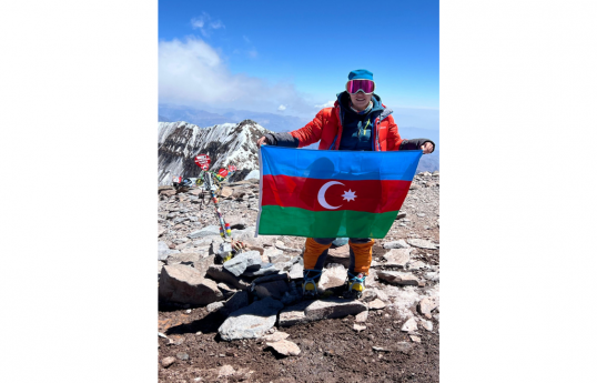 FHN-in əməkdaşı Akonkaqua zirvəsini fəth edib - FOTO 