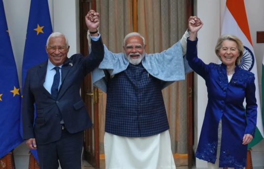 Avropa İttifaqı Şurasının Prezidenti Antonio Koşta, Hindistan Baş naziri Narendra Modi, Avropa Komissiyasının Prezidenti Ursula von der Leyen