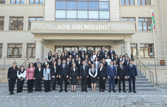 Emin Əmrullayev Mərkəzi Aran regionu üzrə gənc müəllimlərlə görüşüb