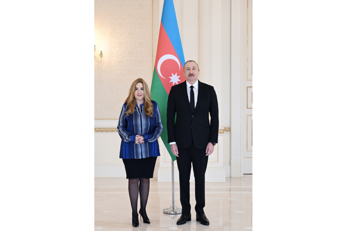Yunanıstan Respublikasının ölkəmizdə yeni təyin olunmuş fövqəladə və səlahiyyətli səfiri Maria K. Papakonstantinus və Prezident İlham Əliyev