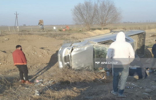 Ağdamda maşın aşıb, xəsarət alanlar var - FOTO 