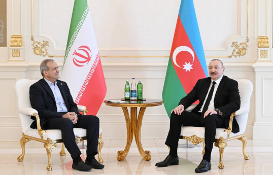 Prezident İlham Əliyev Məsud Pezeşkiana zəng edib, bölgədə yaranmış vəziyyətdən narahatlıq ifadə olunub