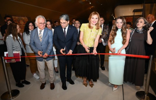 Azərbaycan Milli Xalça Muzeyində “Bir mədəniyyət xəzinəsi: Divanü lüğat-it-türk” sərgisi açılıb - FOTO 