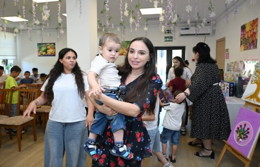 Leyla Əliyeva Şəkidə Uşaq evi sosial xidmət müəssisəsinin sakinləri ilə görüşüb - FOTO 