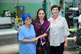 Leyla Əliyeva “Azəripək” ASC-nin fəaliyyəti ilə yaxından tanış olub