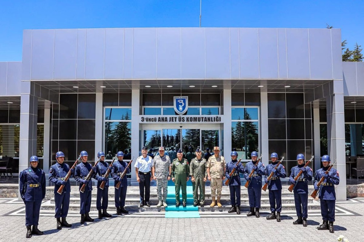 Azərbaycan HHQ komandanı Türkiyədə rəsmi səfərdədir