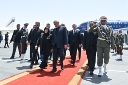 Azərbaycan nümayəndə heyəti Seyid Əli Xameneinin vida mərasimində iştirak edib - FOTO 