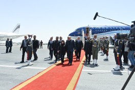 Azərbaycan nümayəndə heyəti Seyid Əli Xameneinin vida mərasimində iştirak edib - FOTO 