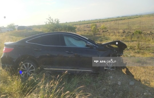 Şəmkirdə iki avtomobil toqquşub, ölən və xəsarət alan var