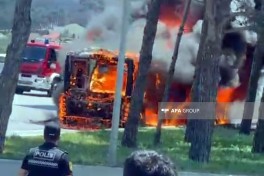 Bakıda avtovağzalın yaxınlığında avtobus yanıb - FOTO  - VİDEO 
