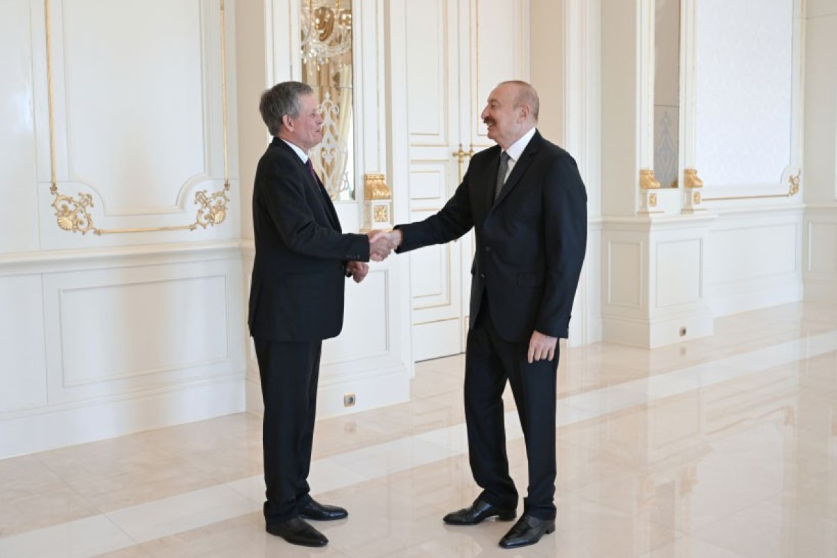 Senator Stiv Deyns Azərbaycan Prezidenti İlham Əliyev