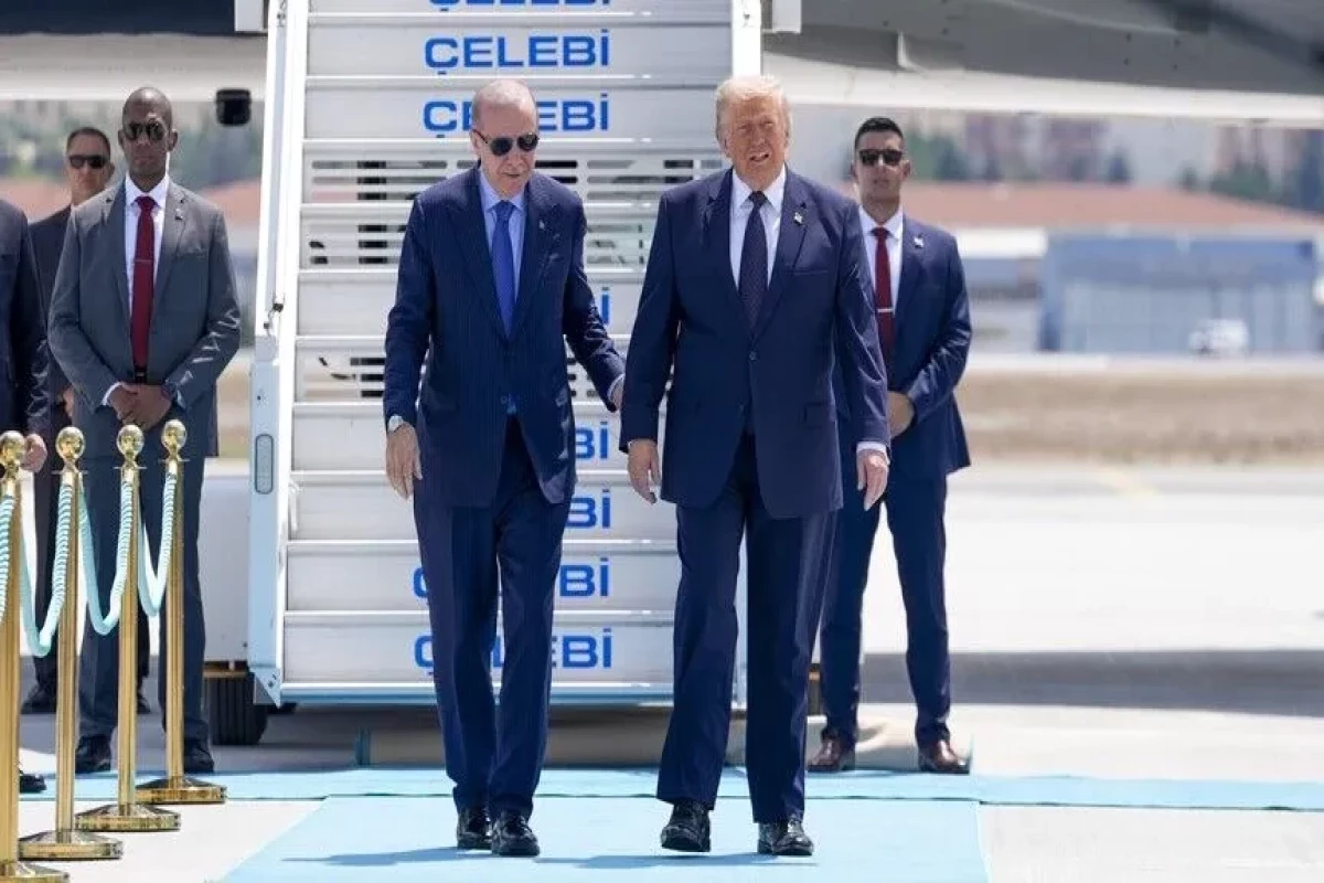 Ərdoğan Donald Trampı Ankara hava limanında qarşılayıb - <span class="red_color">YENİLƏNİB - <span class="red_color">VİDEO