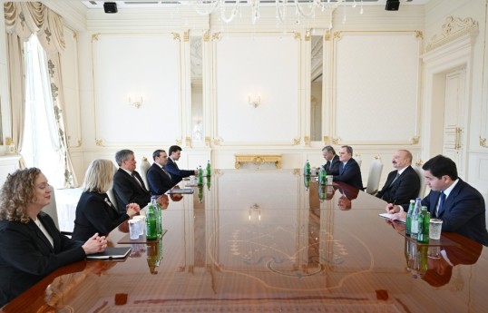 Prezident İlham Əliyev ABŞ Senatının Xarici Əlaqələr Komitəsinin üzvünü qəbul edib - FOTO 