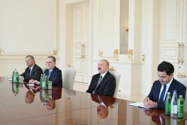 Prezident İlham Əliyev ABŞ Senatının Xarici Əlaqələr Komitəsinin üzvünü qəbul edib