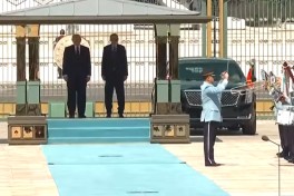 Ankarada prezident iqamətgahında Trampın rəsmi qarşılanma mərasimi olub