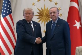 Ankarada prezident iqamətgahında Trampın rəsmi qarşılanma mərasimi olub