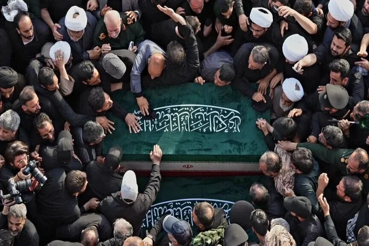 İraqda Xamenei ilə vida mərasimi keçirilir