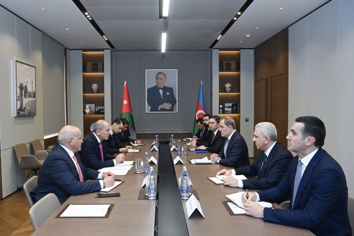 Ceyhun Bayramovla İordaniya Baş nazirinin müavini arasında geniştərkibli görüş keçirilir - <span class="red_color">FOTO