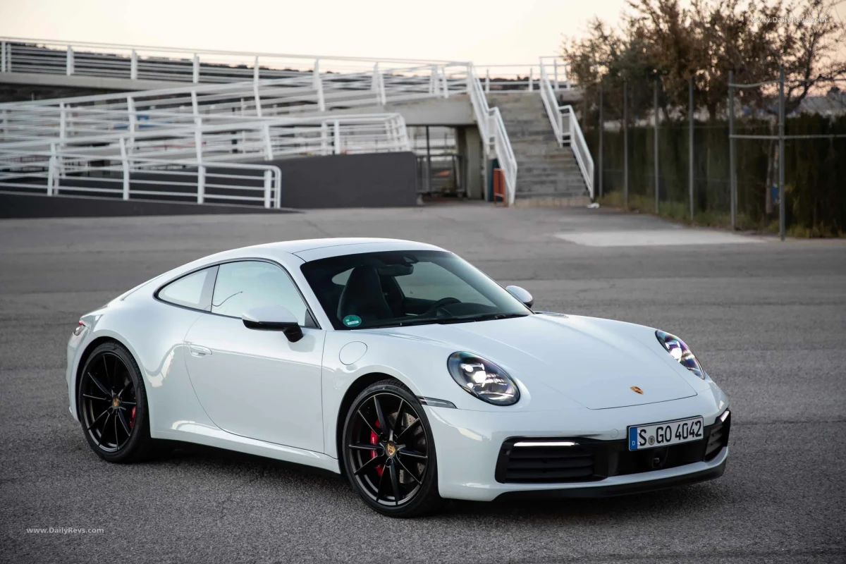 "Porsche" satışları 2026-cı ildə 16 faiz azalıb