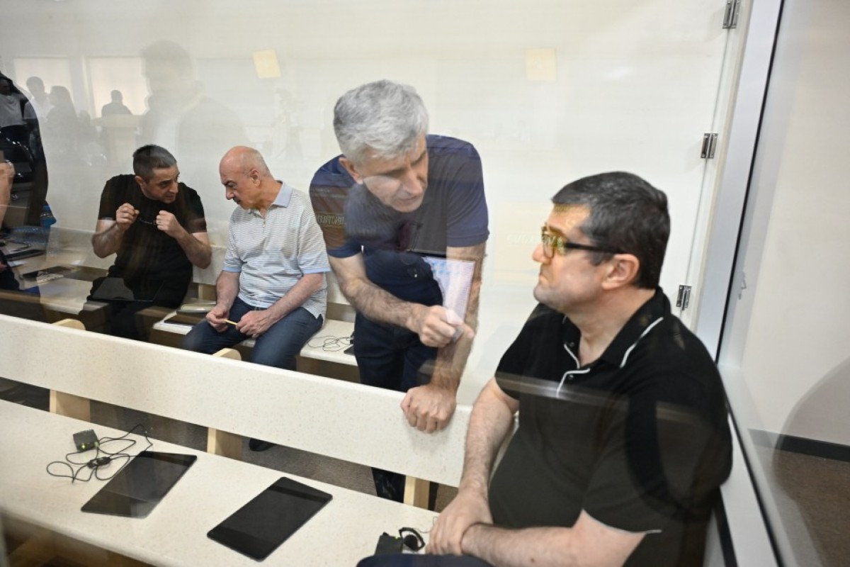 Arayik Harutyunyan və digərlərinin şikayətləri üzrə apellyasiya məhkəməsi çıxışlarla davam etdirilib - <span class="red_color">FOTO