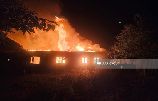 Tovuzda fərdi yaşayış evi yanıb, iki nəfər xəsarət alıb
