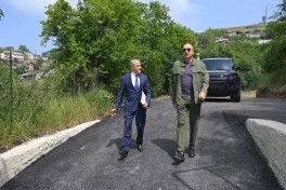 Prezident İlham Əliyev Şuşanın Kiçik Qaladərəsi kəndində görülən işlərlə tanış olub və kəndə qayıdan sakinlərlə görüşüb - FOTO 